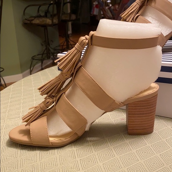COPY - NIB Crown & Ivy Tassel Heels - Picture 3 of 5